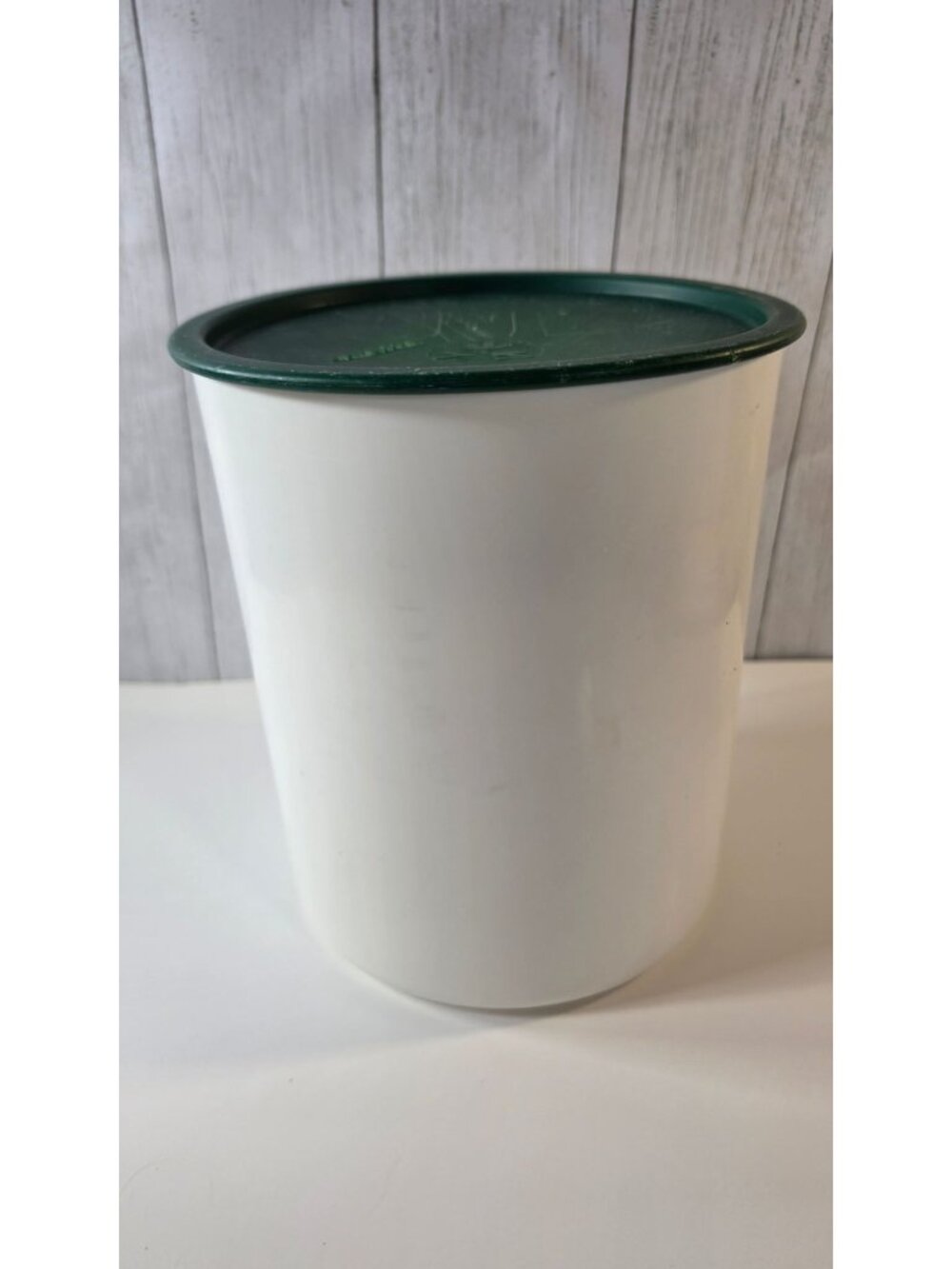 VINTAGE TUPPERWARE ONE TOUCH CANISTER 2416B WHITE WITH HUNTER GREEN D LID 18 CUP